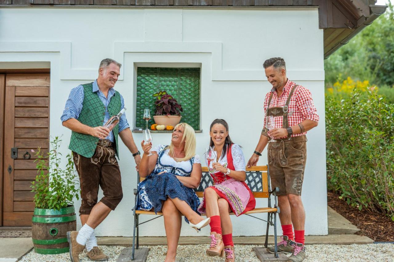 Winzerhof Kuessler - Weinviertel Hotell Stillfried Exteriör bild