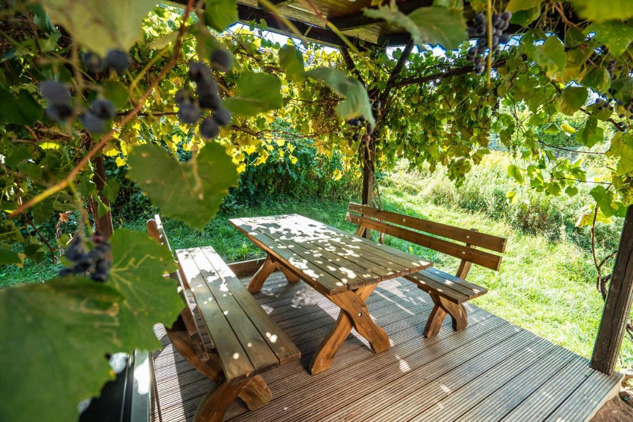 Winzerhof Kuessler - Weinviertel Hotell Stillfried Exteriör bild