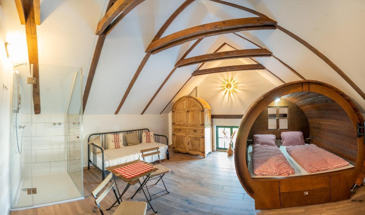 Winzerhof Kuessler - Weinviertel Hotell Stillfried Exteriör bild