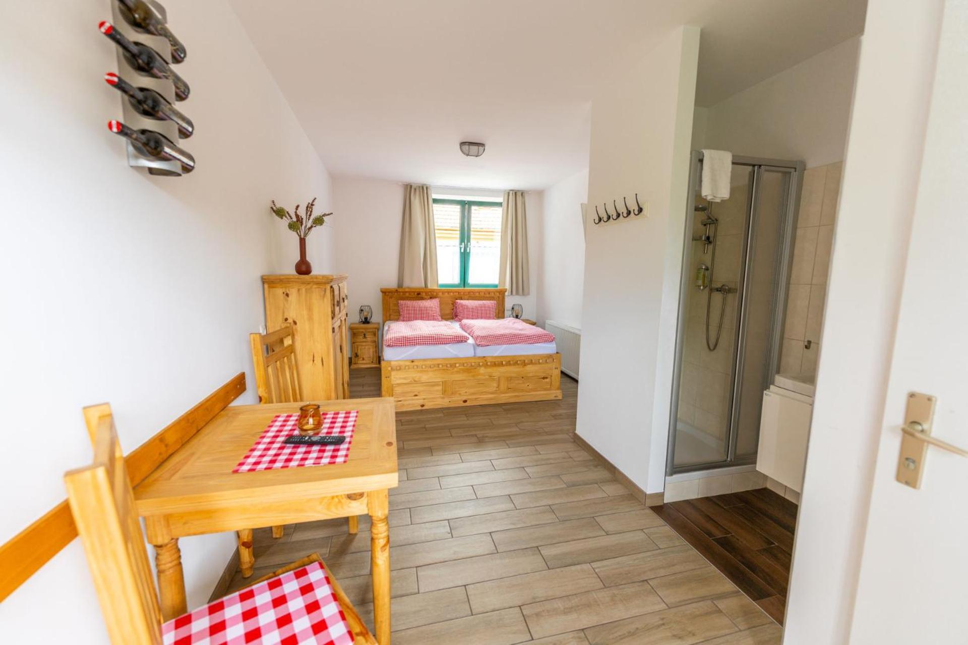 Winzerhof Kuessler - Weinviertel Hotell Stillfried Exteriör bild