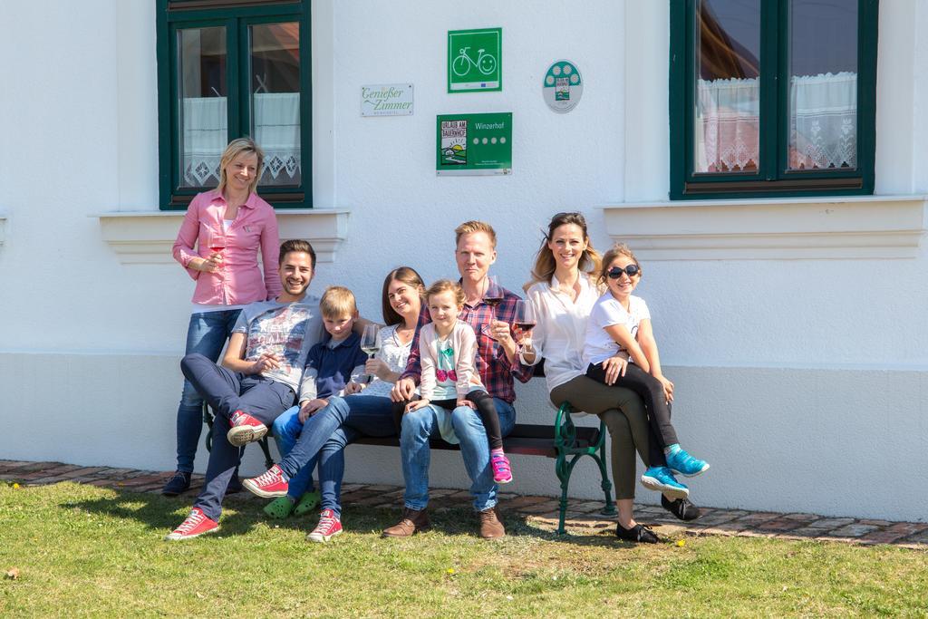 Winzerhof Kuessler - Weinviertel Hotell Stillfried Exteriör bild